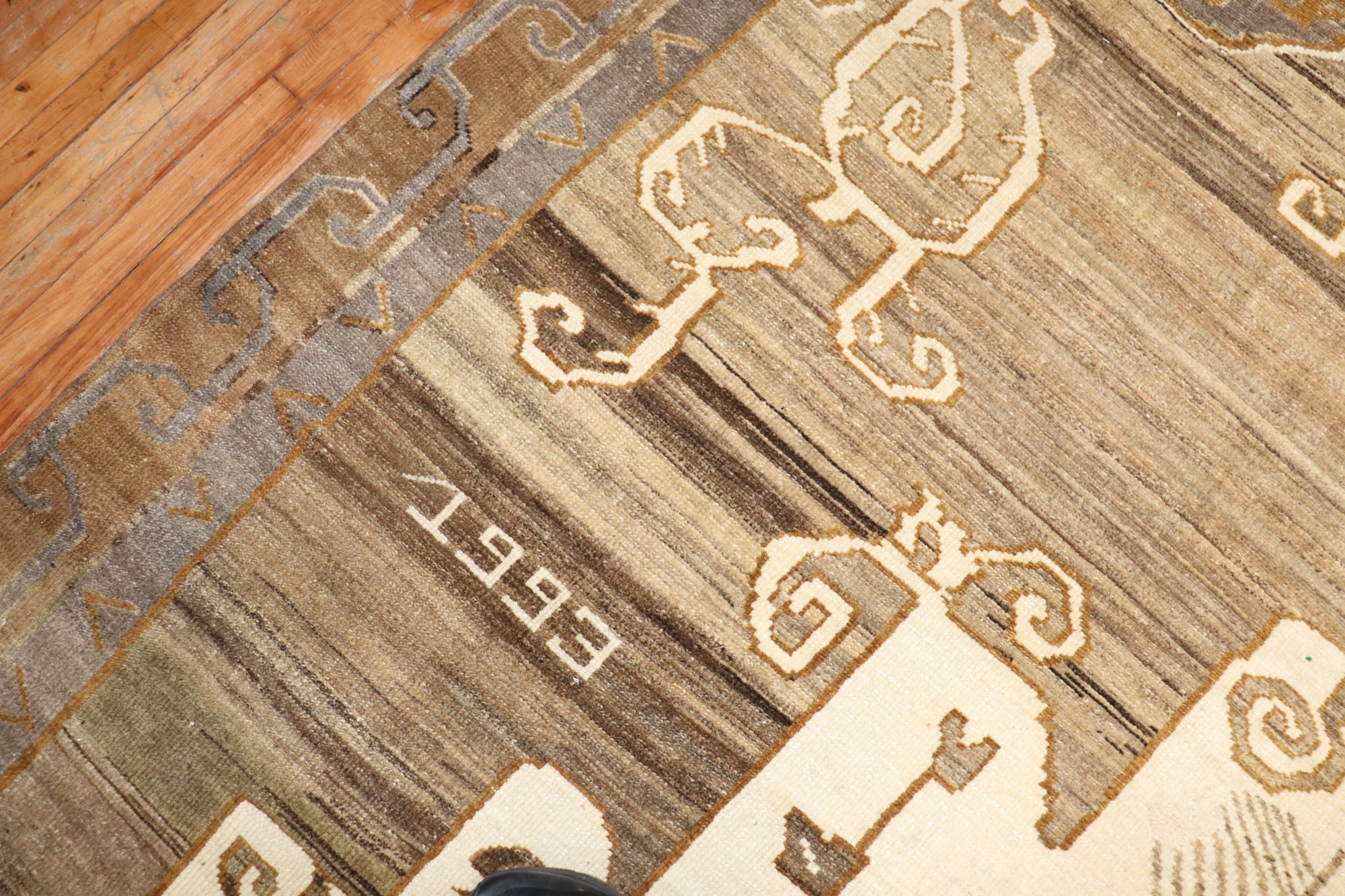 Masculine Late 20th Century Turkish Rug No. j2431 - J&D Oriental