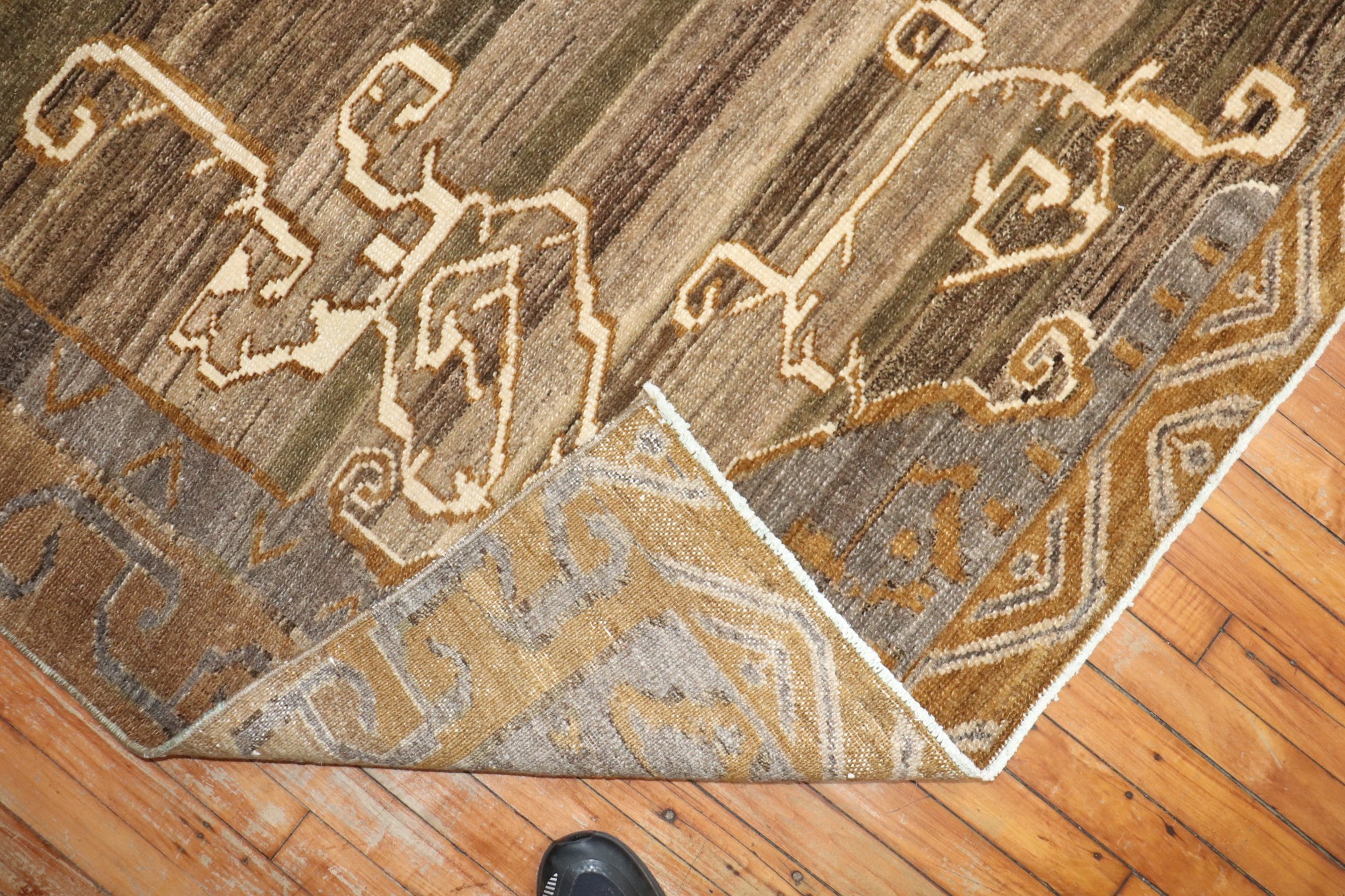 Masculine Late 20th Century Turkish Rug No. j2431 - J&D Oriental