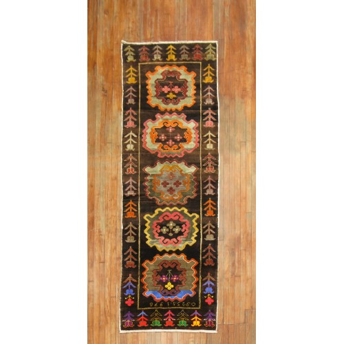 Chocolate Brown Runner Dated 1978 No. j1746