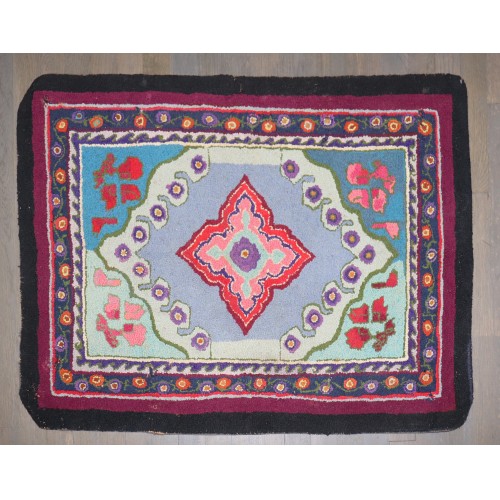 American Hooked Rug No. j5019