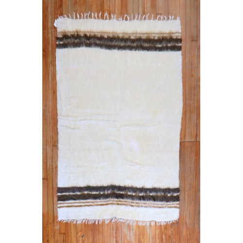 Ivory Mohair Rug No. r5735