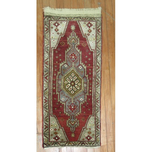 Red Vintage turkish rug No. y1529