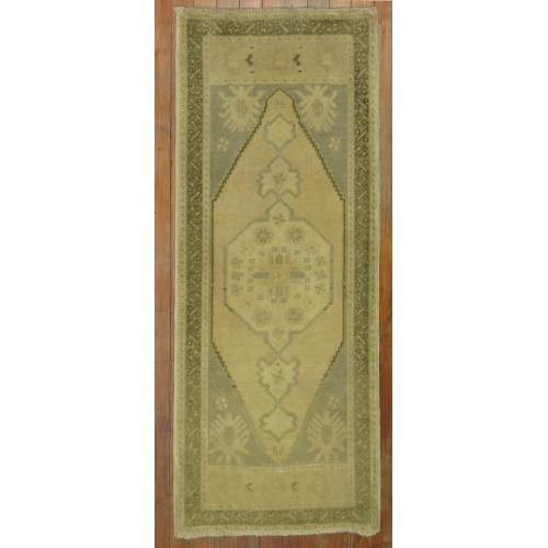 Green and beige Small Runner No. y1732